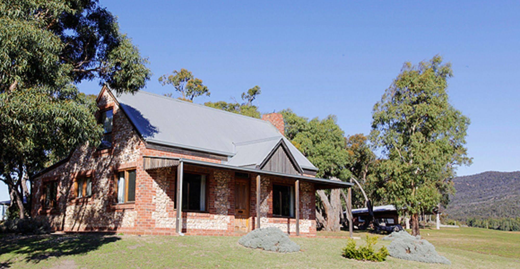 Grampians Pioneer Cottages Halls Gap Bagian luar foto