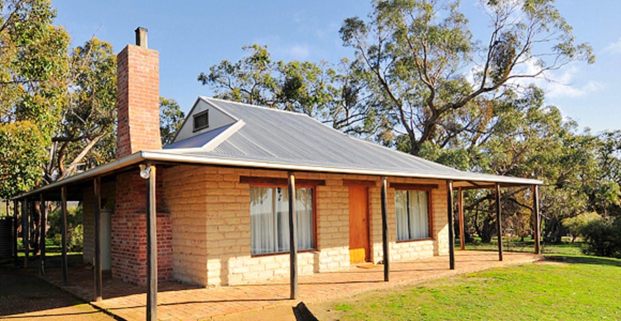Grampians Pioneer Cottages Halls Gap Bagian luar foto